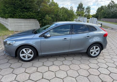 Volvo V40, 2018