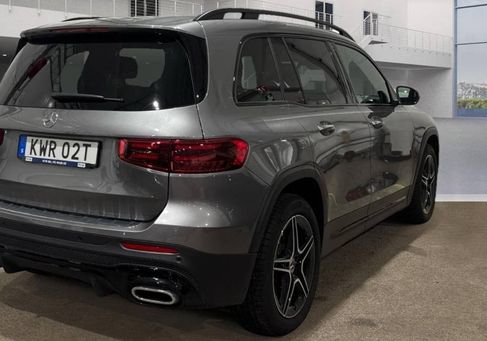 Mercedes-Benz GLB 200, 2025