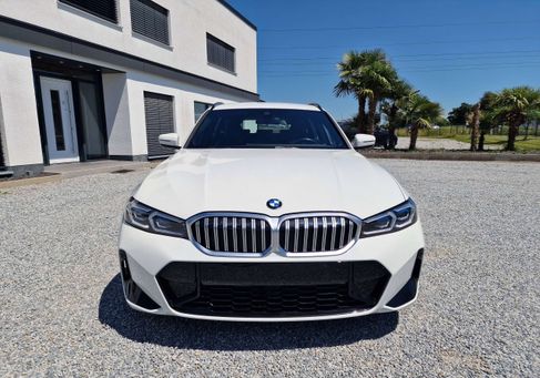 BMW 330, 2022