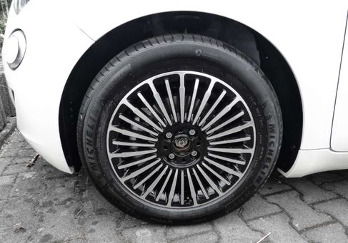Fiat 500C, 2026