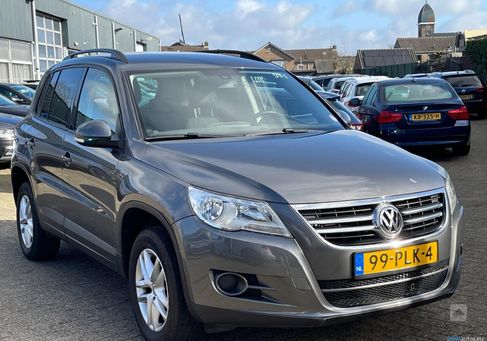 Volkswagen Tiguan, 2011