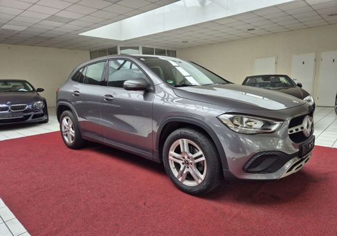 Mercedes-Benz GLA 200, 2020