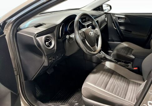 Toyota Auris Touring Sports, 2016