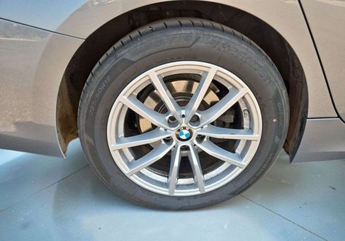 BMW 320, 2023 3