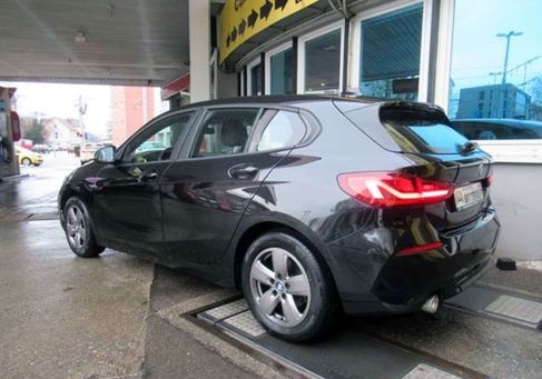 BMW 118, 2022