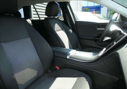 Mercedes-Benz C 200, 2022