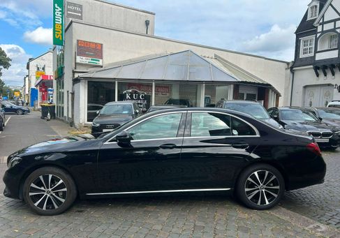 Mercedes-Benz E 300, 2019 3