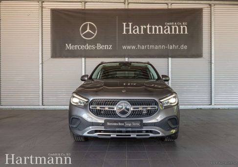 Mercedes-Benz GLA 180, 2021
