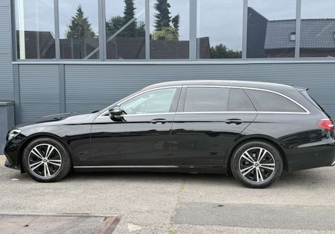 Mercedes-Benz E 220, 2021 3