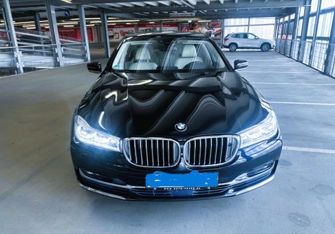 BMW 730, 2017