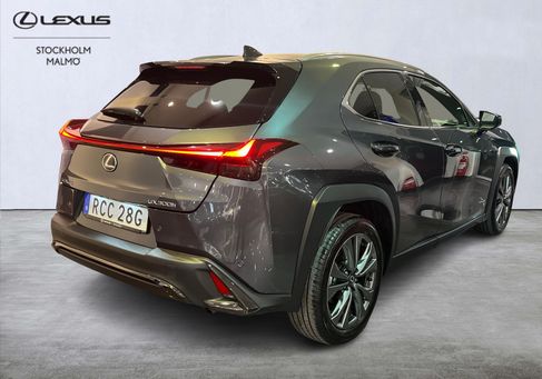 Lexus UX, 2025