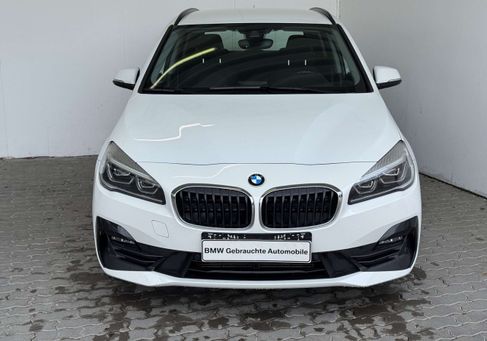 BMW 216, 2021