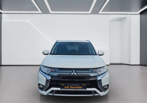 Mitsubishi Outlander, 2020