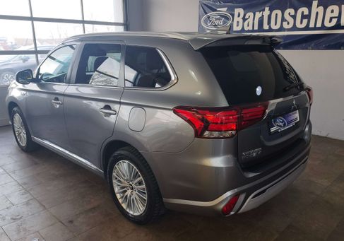 Mitsubishi Outlander, 2020