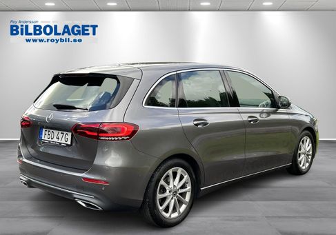 Mercedes-Benz B 180, 2019 3