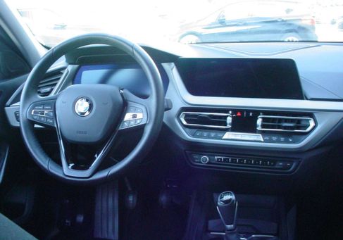 BMW 116, 2021