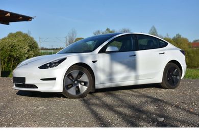 Tesla Model 3, 2022