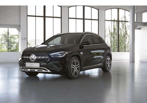 Mercedes-Benz GLA 250, 2021