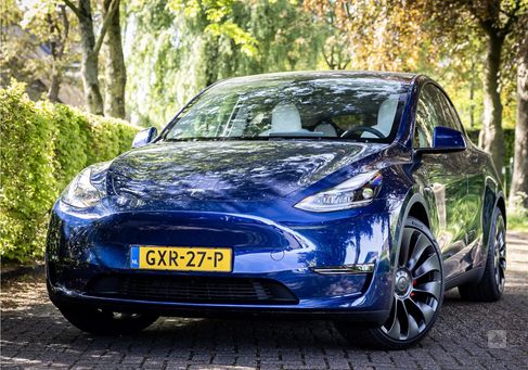 Tesla Model Y, 2024