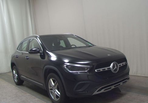 Mercedes-Benz GLA 220, 2022