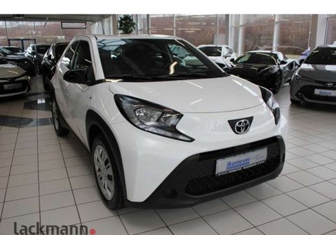 Toyota, 2025