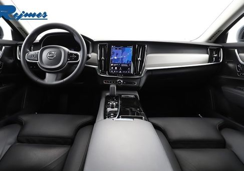 Volvo V90, 2023