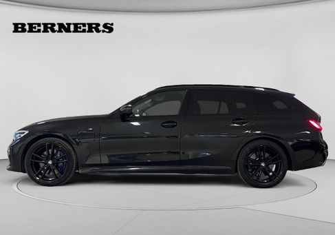 BMW 330, 2021