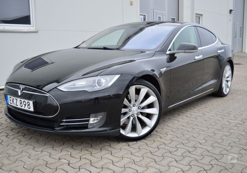 Tesla Model S, 2014