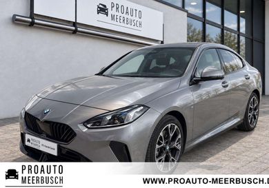 BMW 220, 2025