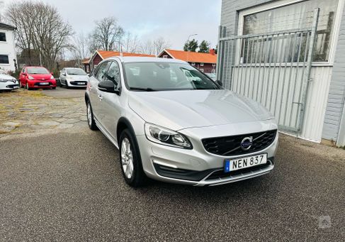 Volvo V60 Cross Country, 2016