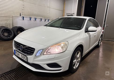 Volvo S60, 2013