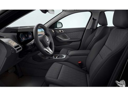 BMW 120, 2025