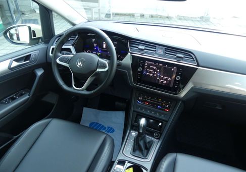 Volkswagen Touran, 2024 3