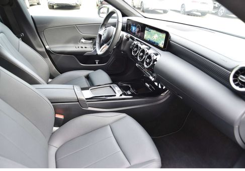 Mercedes-Benz CLA 180, 2025