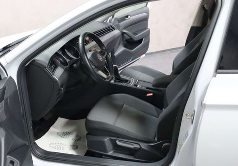 Volkswagen Passat Variant, 2023 3