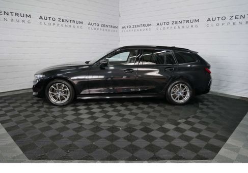 BMW 318, 2023