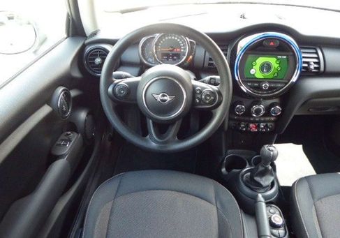 MINI ONE, 2019