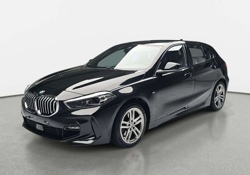 BMW 118, 2022