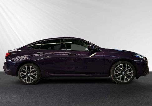 BMW 220, 2025 2