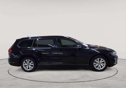 Volkswagen Passat, 2022