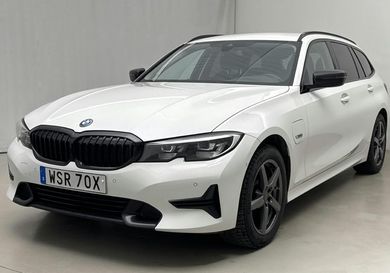 BMW 330, 2022