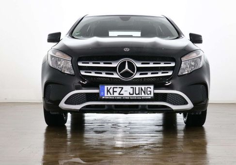 Mercedes-Benz GLA 180, 2017
