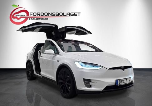 Tesla Model X, 2016