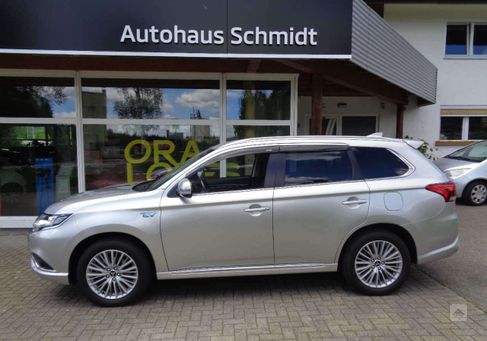 Mitsubishi Outlander, 2020