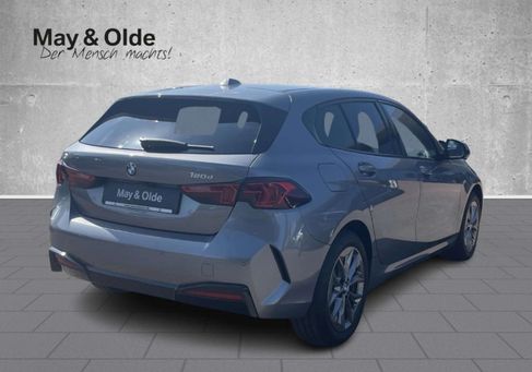 BMW 120, 2025 3