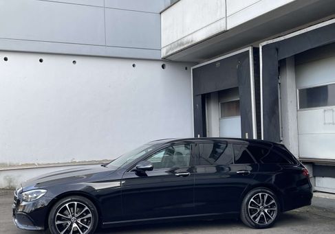 Mercedes-Benz E 220, 2022