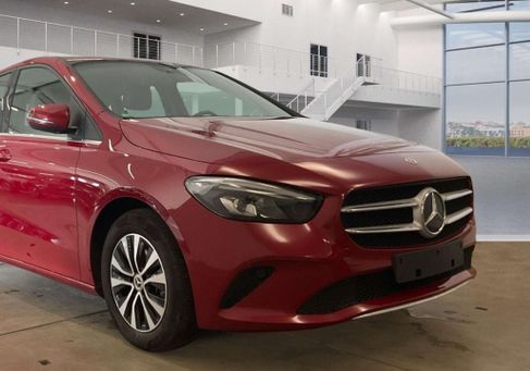 Mercedes-Benz B 180, 2022