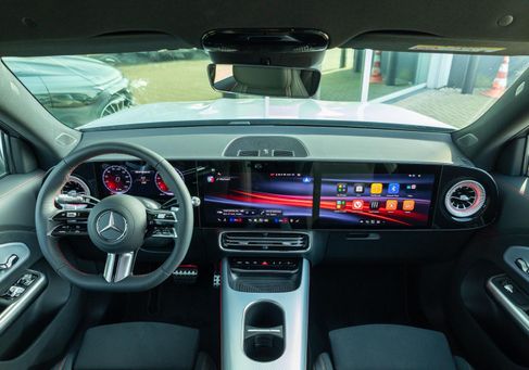 Mercedes-Benz GLB 250, 2026