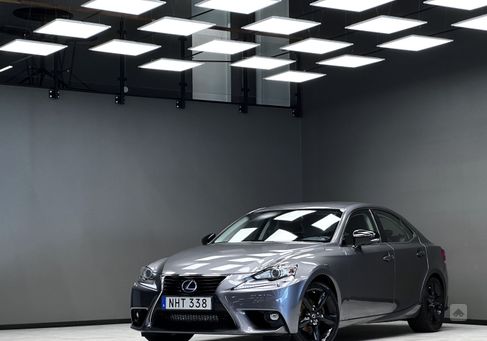 Lexus IS, 2016