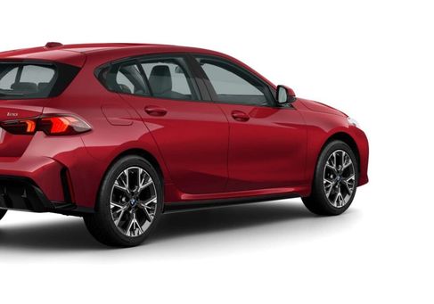 BMW 120, 2025